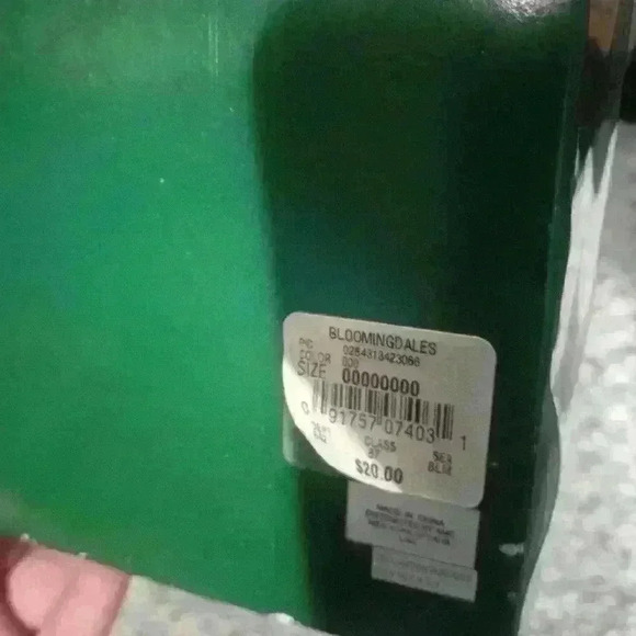 Bloomingdale's ornament shopping girl - Picture 4 of 4